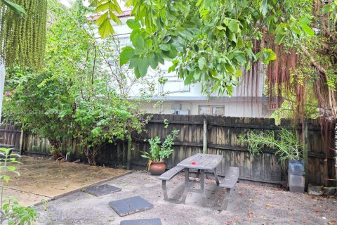 Copropriété à louer à Miami Beach, Floride: 3 chambres, 453.92 m2 № 2002181 - photo 4