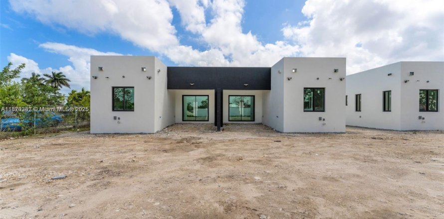 Townhouse in Miami, Florida 3 bedrooms № 1895421