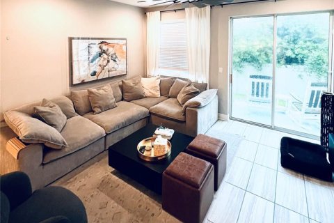Townhouse in Clearwater, Florida 2 bedrooms, 145.95 sq.m. № 2385707 - photo 13