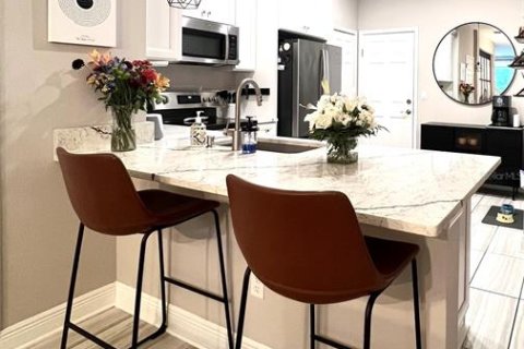 Townhouse in Clearwater, Florida 2 bedrooms, 145.95 sq.m. № 2385707 - photo 8