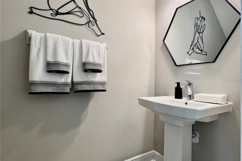 Townhouse in Clearwater, Florida 2 bedrooms, 145.95 sq.m. № 2385707 - photo 10