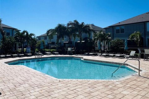 Townhouse in Clearwater, Florida 2 bedrooms, 145.95 sq.m. № 2385707 - photo 2