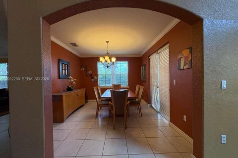 Купить виллу или дом в Майами, Флорида 5 спален, 279.54м2, № 2006615 - фото 10