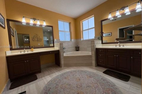 Купить виллу или дом в Майами, Флорида 5 спален, 279.54м2, № 2006615 - фото 23