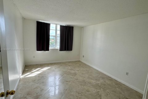 Снять в аренду кондоминиум в Авентура, Флорида 1 спальня, 69.68м2, № 1956381 - фото 15
