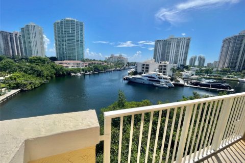 Снять в аренду кондоминиум в Авентура, Флорида 1 спальня, 69.68м2, № 1956381 - фото 16