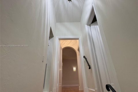 Villa ou maison à louer à Miami, Floride: 3 chambres, 278.8 m2 № 1972569 - photo 20
