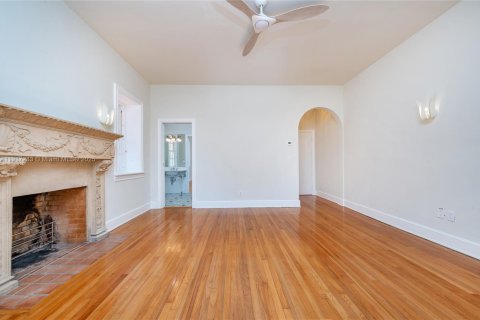 Villa ou maison à louer à Miami, Floride: 3 chambres, 278.8 m2 № 1972569 - photo 24