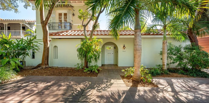 Villa ou maison à Miami, Floride 3 chambres, 278.8 m2 № 1972569