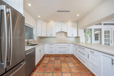 Villa ou maison à louer à Miami, Floride: 3 chambres, 278.8 m2 № 1972569 - photo 11