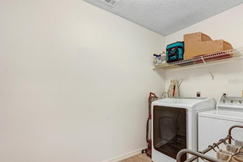 House in Melbourne, Florida 3 bedrooms, 146.04 sq.m. № 1526684 - photo 2