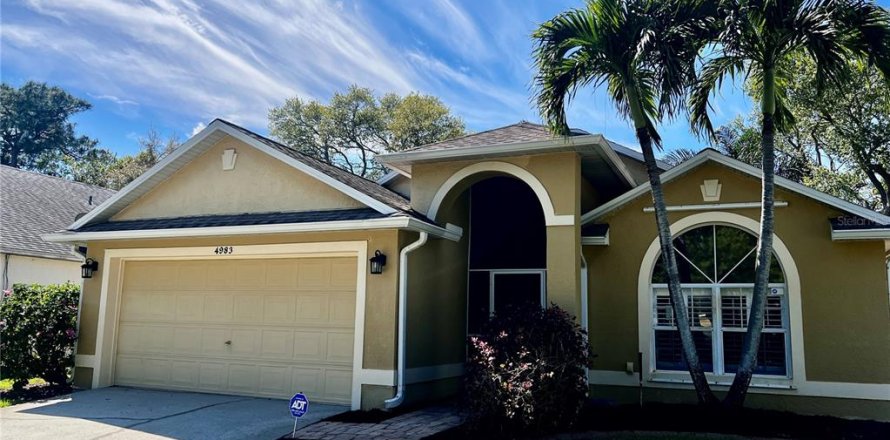 House in Melbourne, Florida 3 bedrooms, 146.04 sq.m. № 1526684