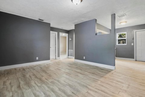 Villa ou maison à louer à Fort Lauderdale, Floride: 3 chambres, 89.19 m2 № 2389563 - photo 9