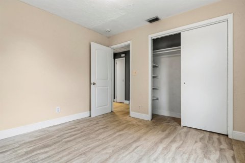 Villa ou maison à louer à Fort Lauderdale, Floride: 3 chambres, 89.19 m2 № 2389563 - photo 18
