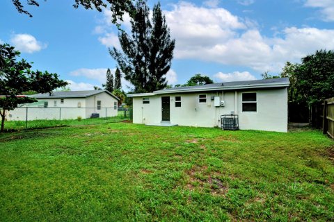 Villa ou maison à louer à Fort Lauderdale, Floride: 3 chambres, 89.19 m2 № 2389563 - photo 28