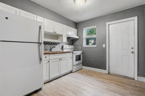 Villa ou maison à louer à Fort Lauderdale, Floride: 3 chambres, 89.19 m2 № 2389563 - photo 3
