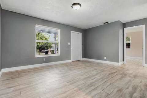 Villa ou maison à louer à Fort Lauderdale, Floride: 3 chambres, 89.19 m2 № 2389563 - photo 10