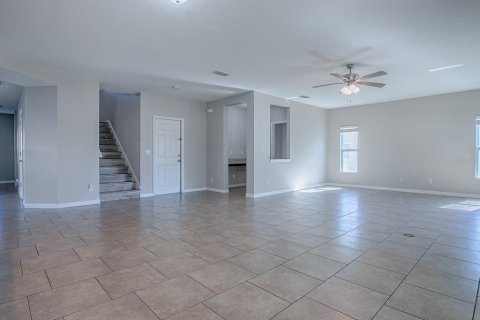 House in Sorrento, Florida 4 bedrooms, 260.87 sq.m. № 1614679 - photo 18