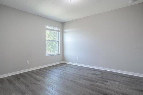House in Sorrento, Florida 4 bedrooms, 260.87 sq.m. № 1614679 - photo 28