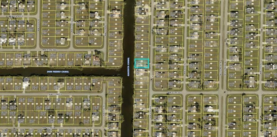 Land in Cape Coral, Florida № 1912492