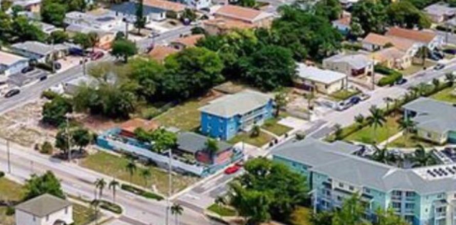 House in West Palm Beach, Florida 4 bedrooms, 169.45 sq.m. № 735333