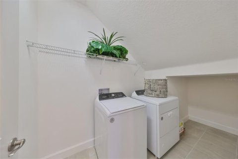 House in Apollo Beach, Florida 5 bedrooms, 246.75 sq.m. № 1620168 - photo 21