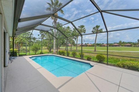 Casa en venta en Bradenton, Florida, 2 dormitorios, 175.03 m2 № 1684483 - foto 2