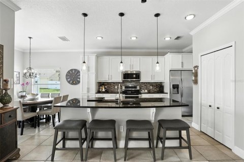 House in Casselberry, Florida 5 bedrooms, 228.63 sq.m. № 1799903 - photo 5