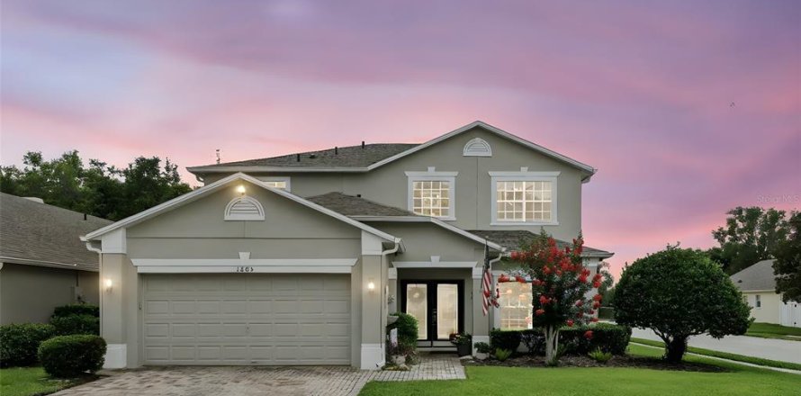 House in Casselberry, Florida 5 bedrooms, 228.63 sq.m. № 1799903