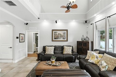 House in Casselberry, Florida 5 bedrooms, 228.63 sq.m. № 1799903 - photo 4