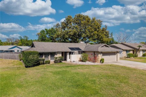 House in Orlando, Florida 4 bedrooms, 172.15 sq.m. № 1584678 - photo 2