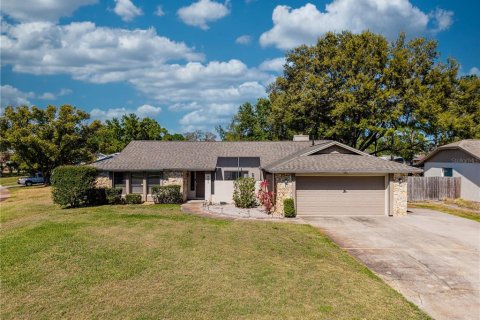 House in Orlando, Florida 4 bedrooms, 172.15 sq.m. № 1584678 - photo 1