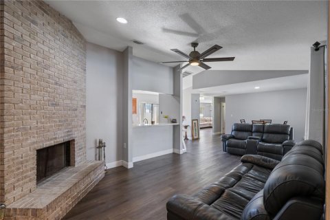 House in Orlando, Florida 4 bedrooms, 172.15 sq.m. № 1584678 - photo 16