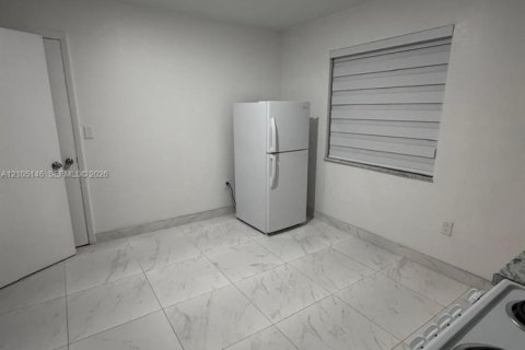 Immobilier commercial à louer à Miami, Floride: 1 chambre № 2415951 - photo 7
