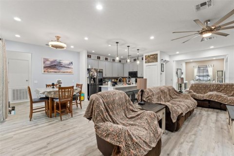 Casa en venta en Weeki Wachee, Florida, 4 dormitorios, 225.29 m2 № 1900385 - foto 12