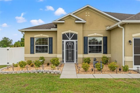 Casa en venta en Weeki Wachee, Florida, 4 dormitorios, 225.29 m2 № 1900385 - foto 4