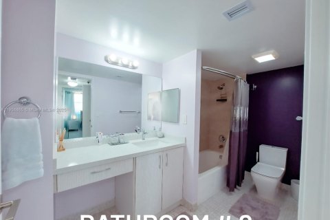 Copropriété à vendre à Sunny Isles Beach, Floride: 2 chambres, 140 m2 № 1963987 - photo 11