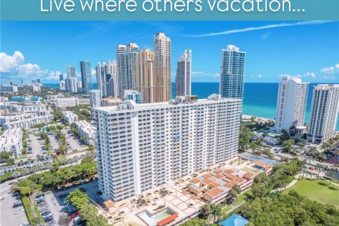 Copropriété à vendre à Sunny Isles Beach, Floride: 2 chambres, 140 m2 № 1963987 - photo 1