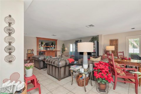 Casa en venta en Largo, Florida, 4 dormitorios, 316.24 m2 № 1904110 - foto 4