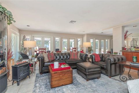 Casa en venta en Largo, Florida, 4 dormitorios, 316.24 m2 № 1904110 - foto 7