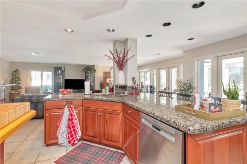Casa en venta en Largo, Florida, 4 dormitorios, 316.24 m2 № 1904110 - foto 3