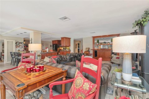 Casa en venta en Largo, Florida, 4 dormitorios, 316.24 m2 № 1904110 - foto 5