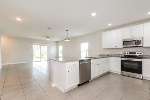 Villa ou maison à louer à Kissimmee, Floride: 4 chambres, 158.58 m2 № 2407003 - photo 6