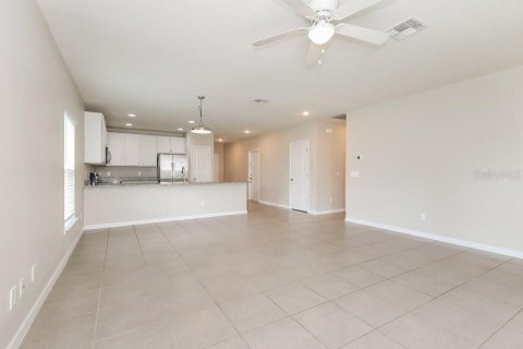 Villa ou maison à louer à Kissimmee, Floride: 4 chambres, 158.58 m2 № 2407003 - photo 4