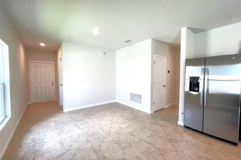 Casa en alquiler en Haines City, Florida, 3 dormitorios, 139.45 m2 № 1912932 - foto 8