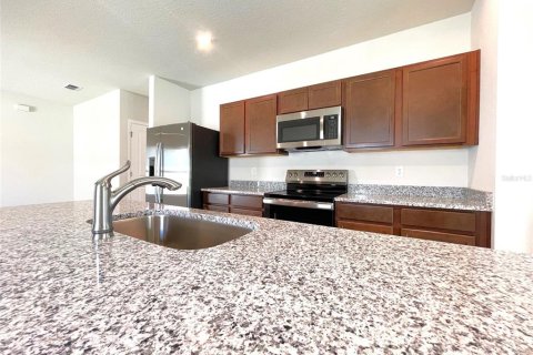 Casa en alquiler en Haines City, Florida, 3 dormitorios, 139.45 m2 № 1912932 - foto 9