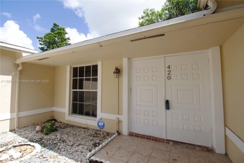 House in Margate, Florida 3 bedrooms, 166.67 sq.m. № 1945379 - photo 3