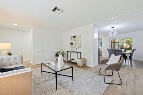 Villa ou maison à vendre à Land O' Lakes, Floride: 4 chambres, 171.87 m2 № 2236623 - photo 6