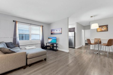 Copropriété à vendre à Miami Beach, Floride: 1 chambre, 55 m2 № 2008413 - photo 3