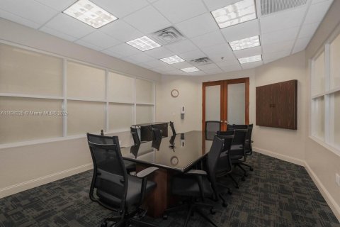 Propiedad comercial en venta en Hollywood, Florida № 1820216 - foto 8